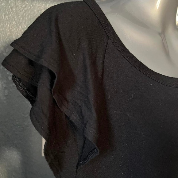 Flowy Ruffle Sleeve Gap Top - Picture 2 of 4